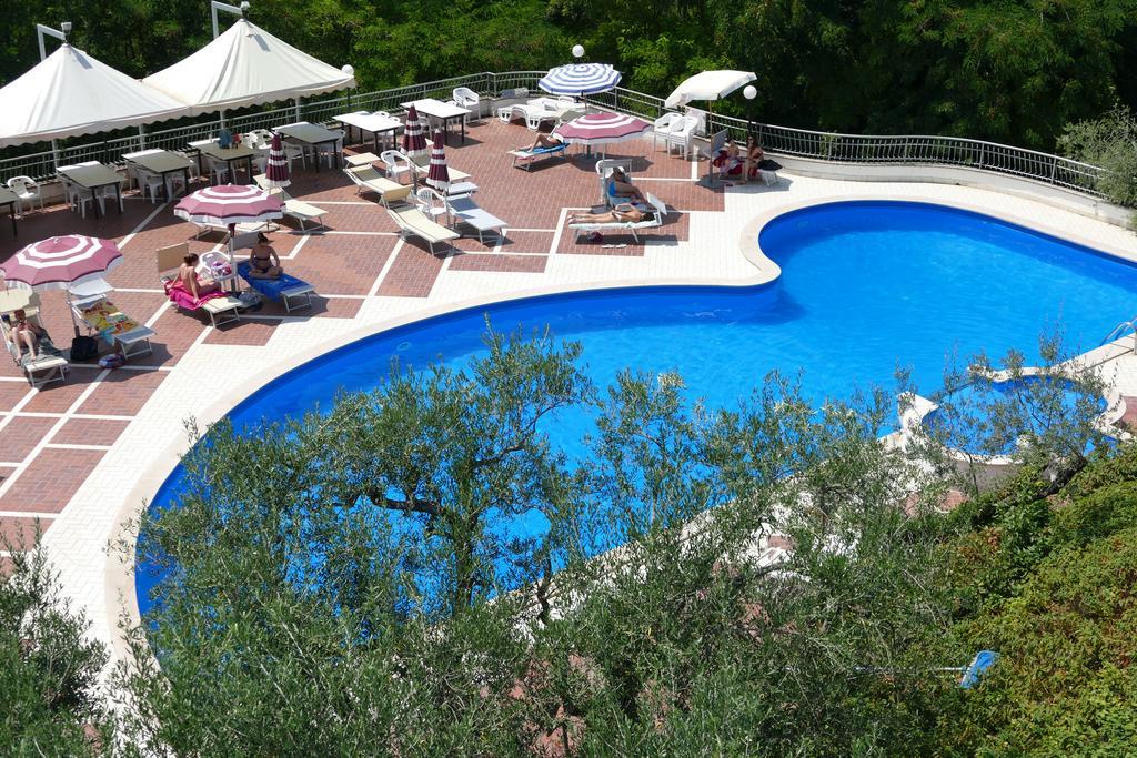 Hotel L'Ulivo Mirabella Eclano Eksteriør billede